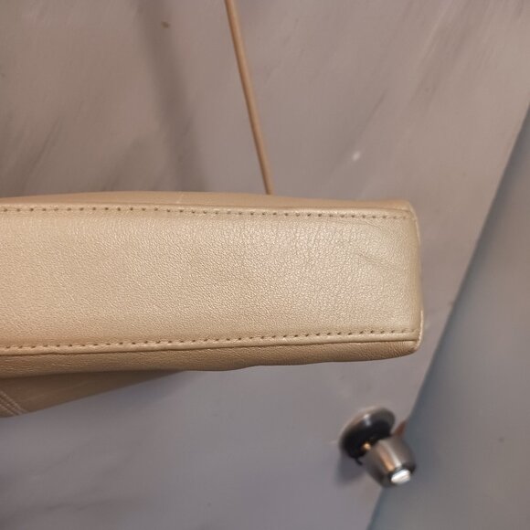Bechamel Gold Leather Shoulder/Clutch - Picture 5 of 7